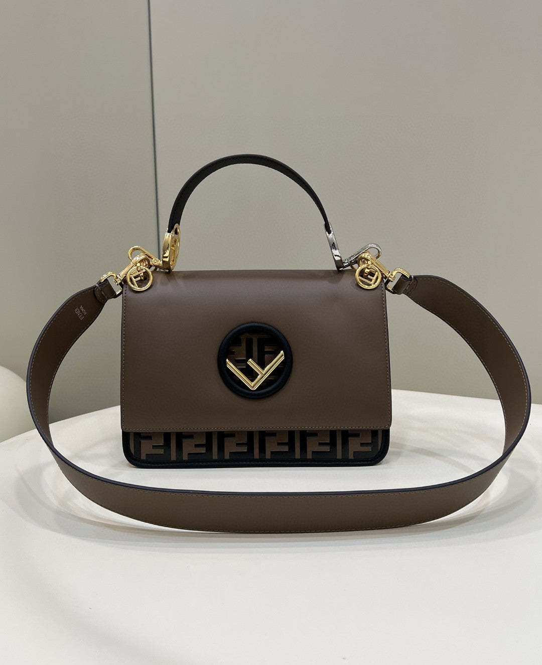 FI Kan I F Medium Brown Bag For Woman 18cm/7in 8BT284A651F13VK