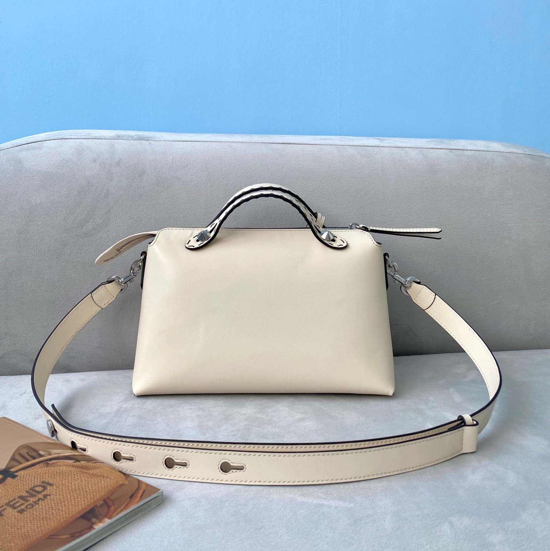 By The Way Medium White For Women, Women’s Handbags, Shoulder And Crossbody Bags 10.6in/27cm FF 8BL146