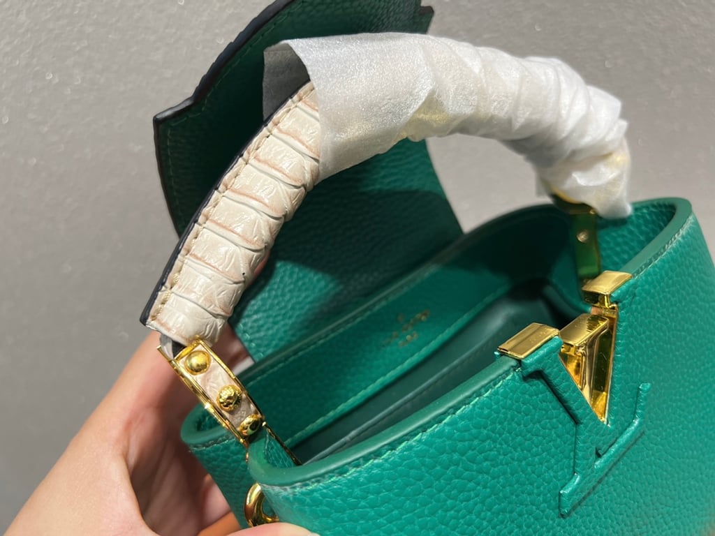 LUV CAPUCINES MINI GREEN SNAKE SKIN 20CM