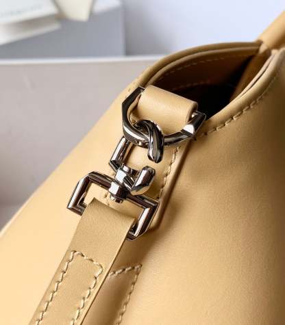 gv Mini Antigona Lock Bag Caramel For Women, Handbags, Shoulder Bags 8.7in/22cm GVC