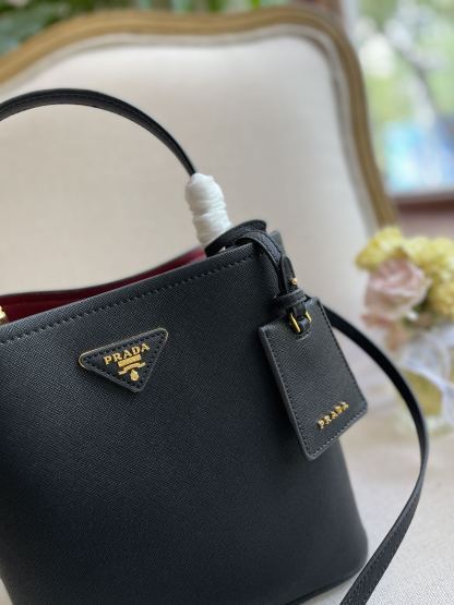 PR MEDIUM SAFFIANO LEATHER PANIER BAG BLACK 1BA2122ERXF0LJ4VOOO