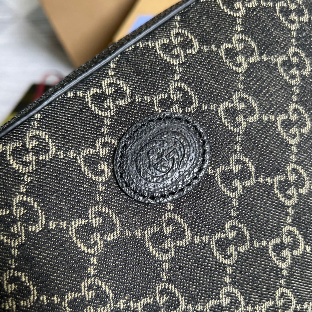 gg Shoulder Bag With Interlocking G Black And White gg Supreme Canvas For Women  9.6in/24.5cm gg