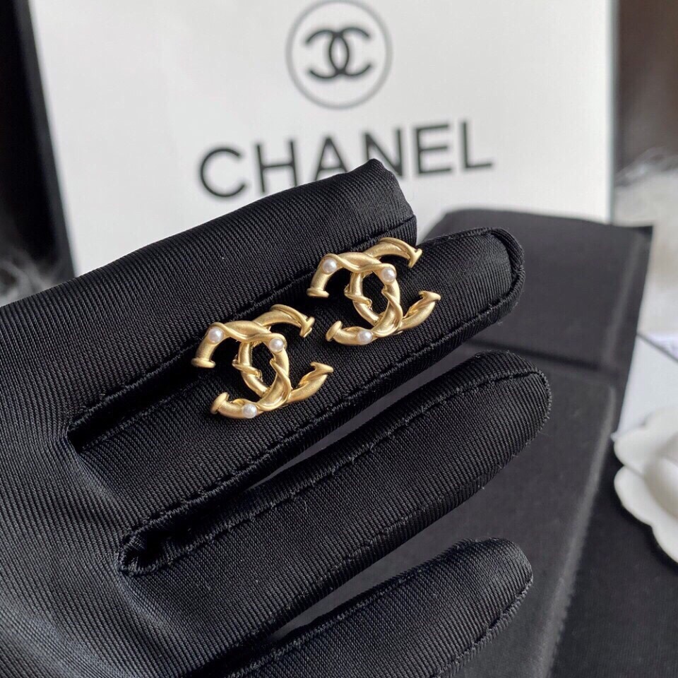 CC CC GOLD EARRINGS