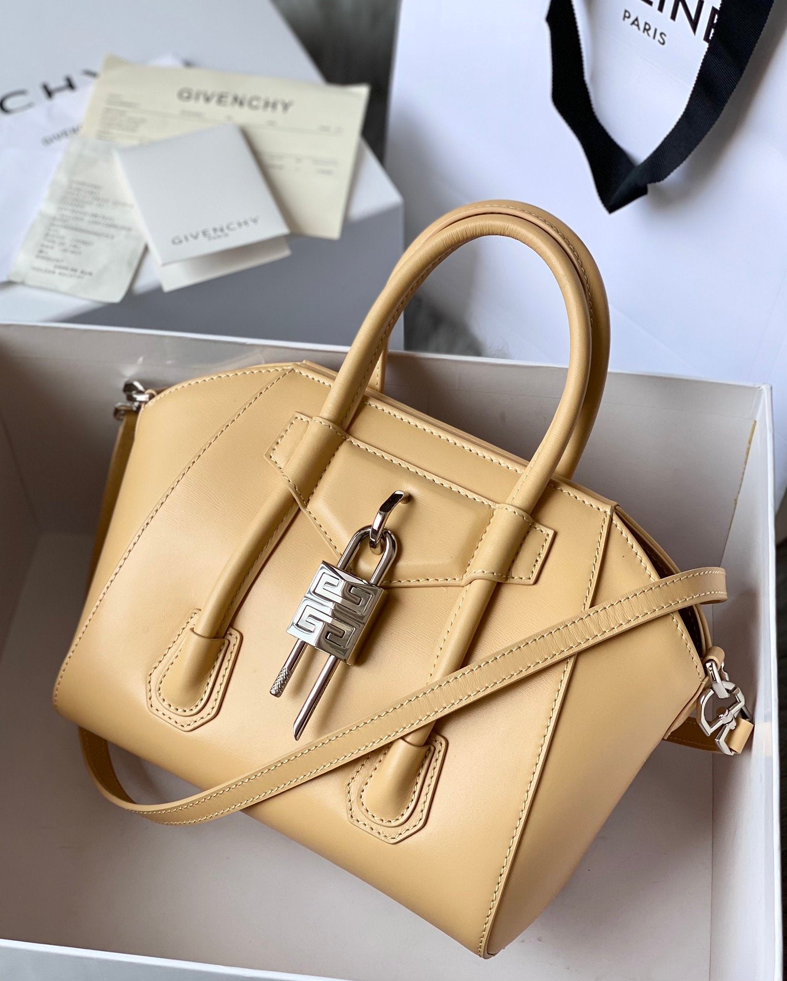 gv Mini Antigona Lock Bag Caramel For Women, Handbags, Shoulder Bags 8.7in/22cm GVC