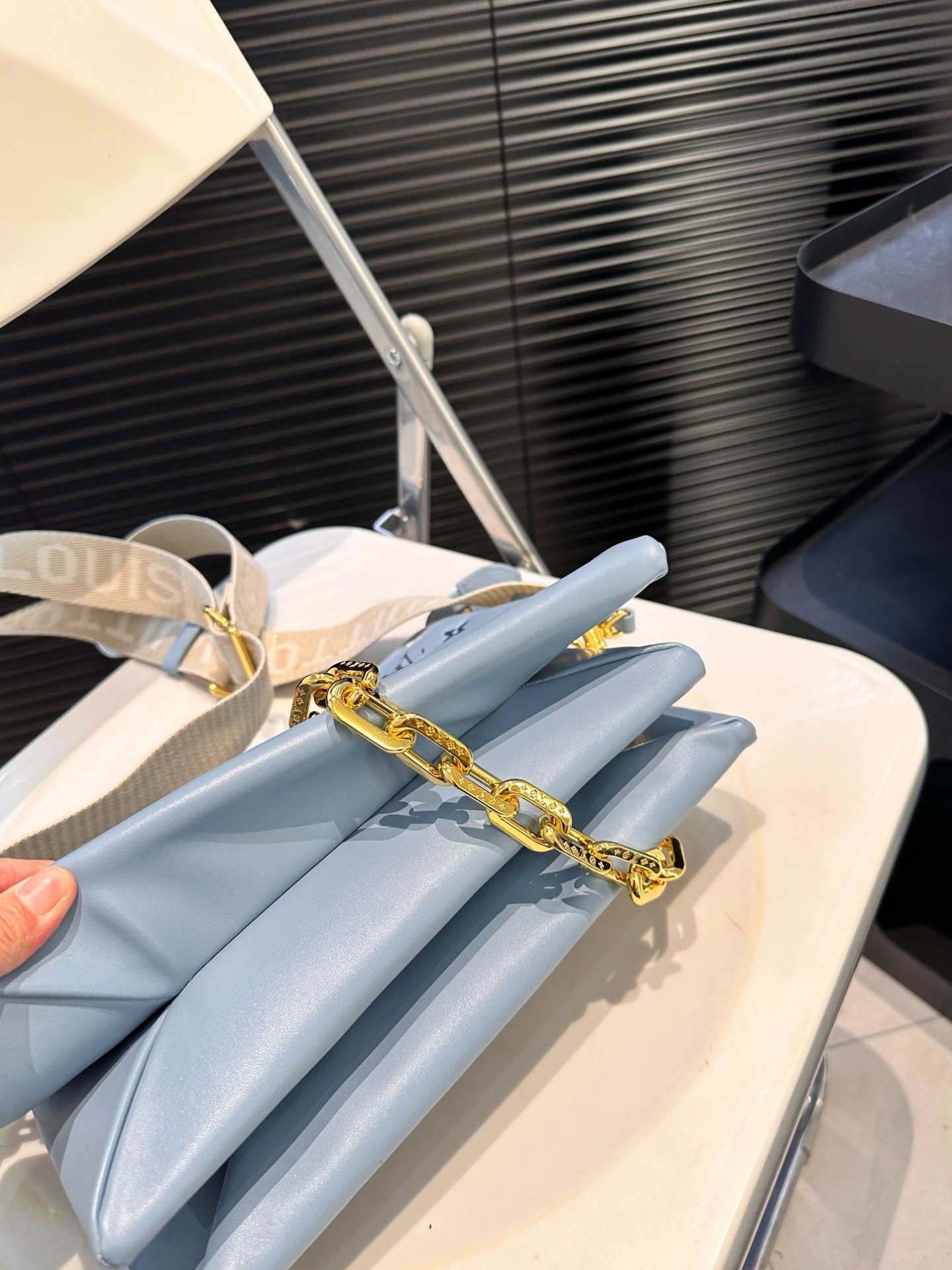 LV COUSSIN PM COUSSIN BAG BLUE 26CM M22953