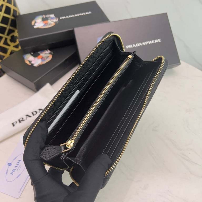 PR LARGE SAFFIANO TRIANGLE ZIP AROUND LONG WALLET BLACK 19CM 1ML506 QHH F0002