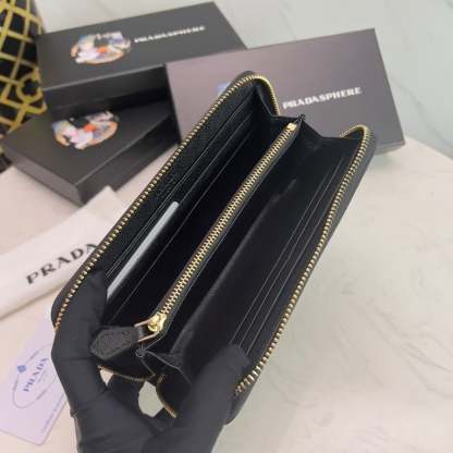 PR LARGE SAFFIANO TRIANGLE ZIP AROUND LONG WALLET BLACK 19CM 1ML506 QHH F0002