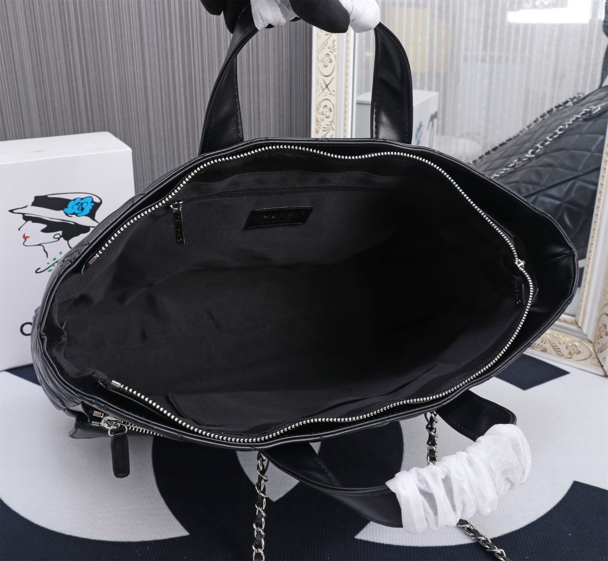 CC ULTRA POCKET TOTE BLACK 37CM