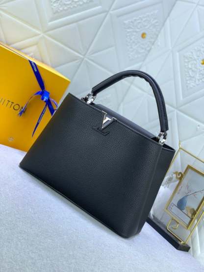 LUV CAPUCINES MM BLACK