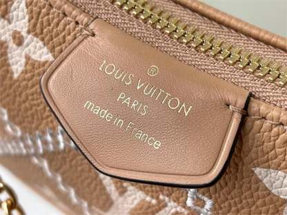 LUV EASY POUCH ON STRAP 19CM BEIGE