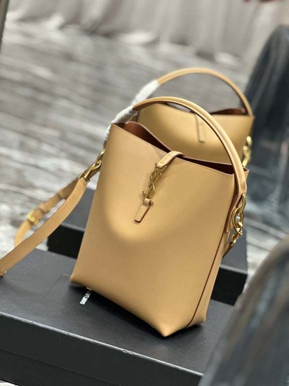 SAINT LAURENT LE 37 IN SHINY LEATHER YELLOW 26CM