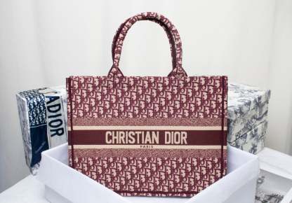 DIR LARGE BOOK TOTE OBLIQUE EMBROIDERY RED 42CM