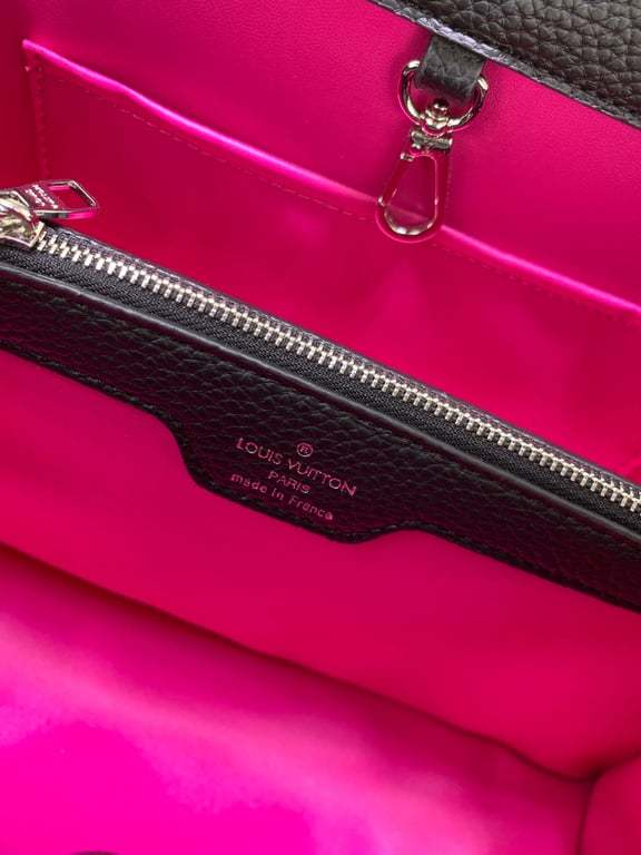 LUV CAPUCINES MM BLACK