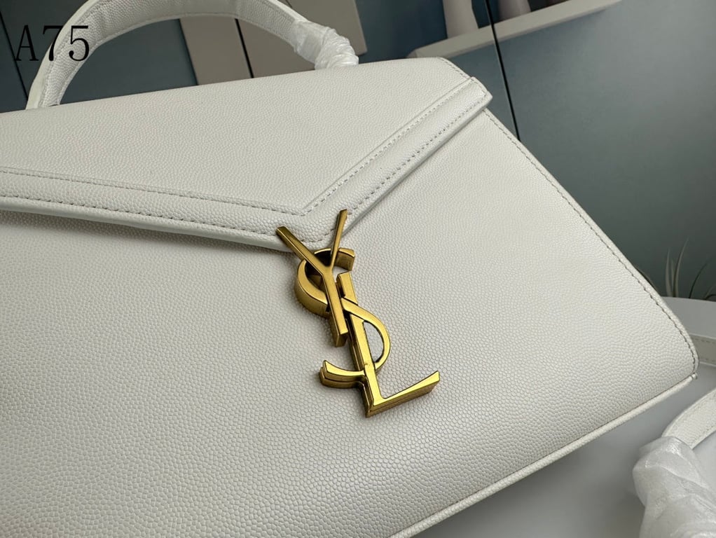 SAINT LAURENT CASSANDRA MEDIUM TOP HANDLE IN GRAIN DE POUDRE EMBOSSED WHITE LEATHER 24CM