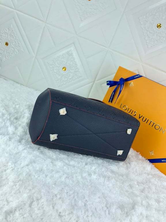 LUV MONTAIGNE MM NAVY BLUE M42746