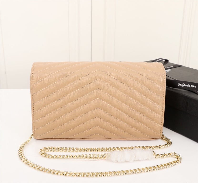 SAINT LAURENT CASSANDRE MATELASSE CHAIN WALLET IN GRAIN DE POUDRE EMBOSSED BEIGE 22CM