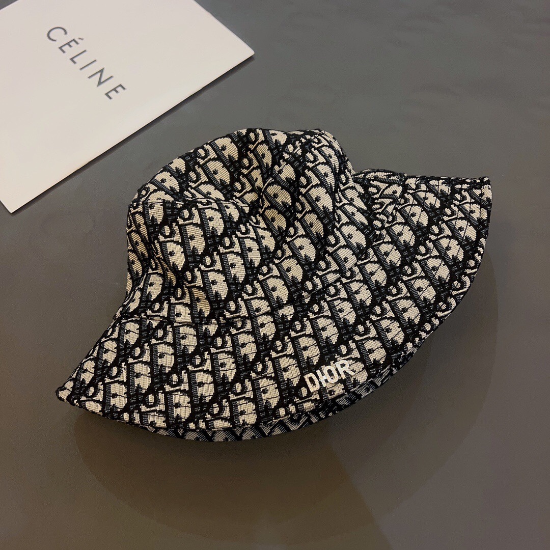 DOR OBLIQUE BUCKET HAT WITH DOR HARDWARE BLACK AND BEIGE