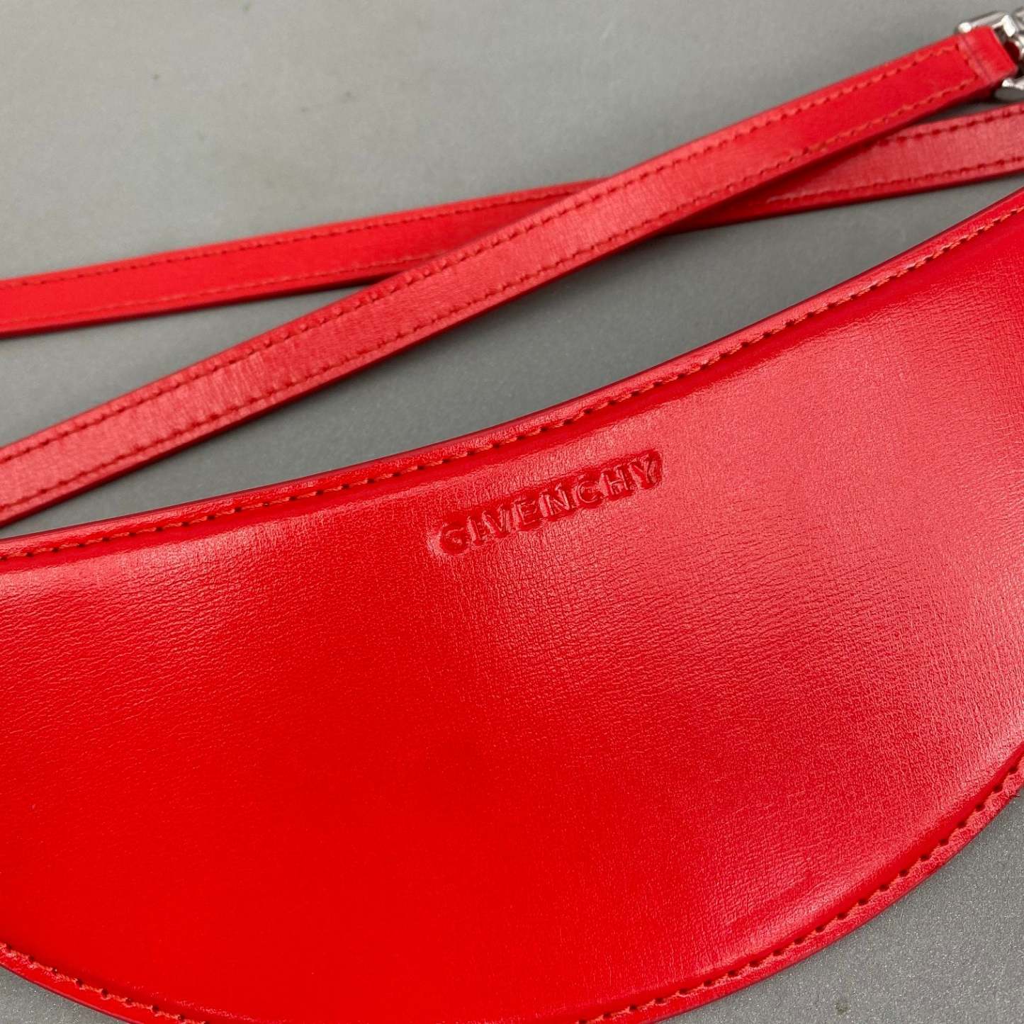 gv Small Cut Out Bag Red For Women, Handbags, Shoulder Bags 10.6in/27cm GVC 