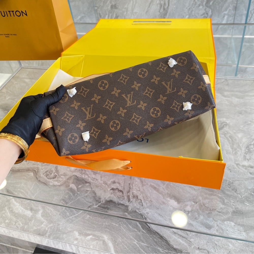 LV CARRYALL MM MONOGRAM 30CM