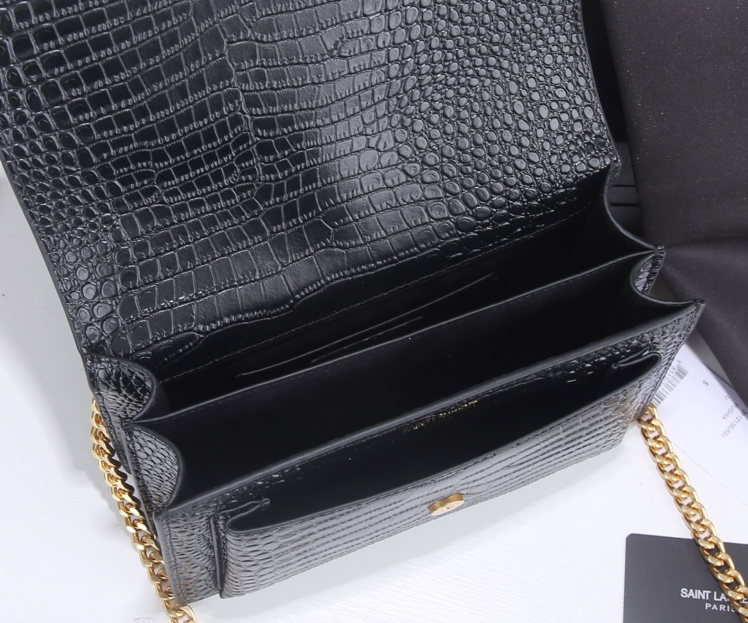 YSL SUNSET MEDIUM CHAIN GAB IN CROCODILE EMBOSSED SHINY BLACK GOLD 22CM 442906DND0J1000