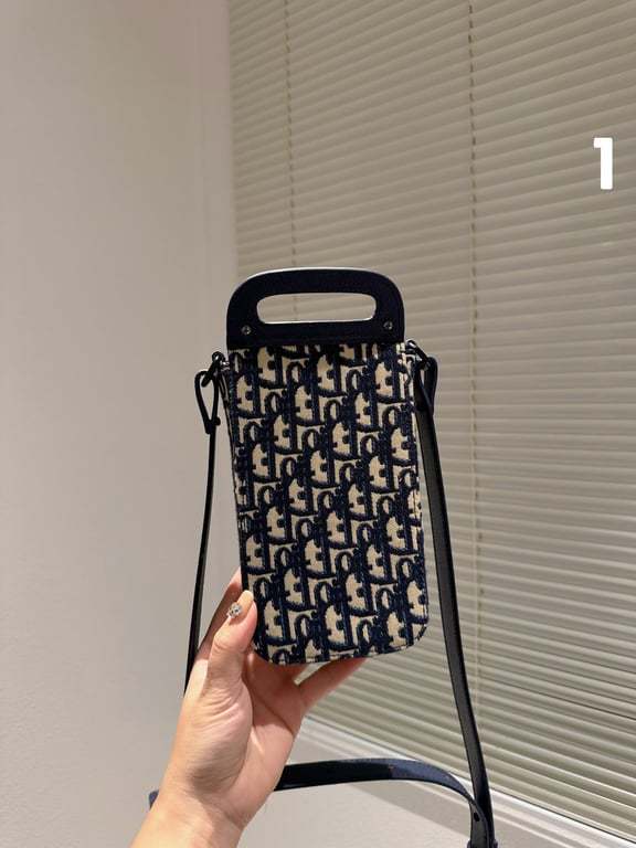 DIR SADDLE VERTICAL POUCH WITH STRAP OBLIQUE JACQUARD BLACK GRAINED CALFSKIN 19CM HIGH QUALITY