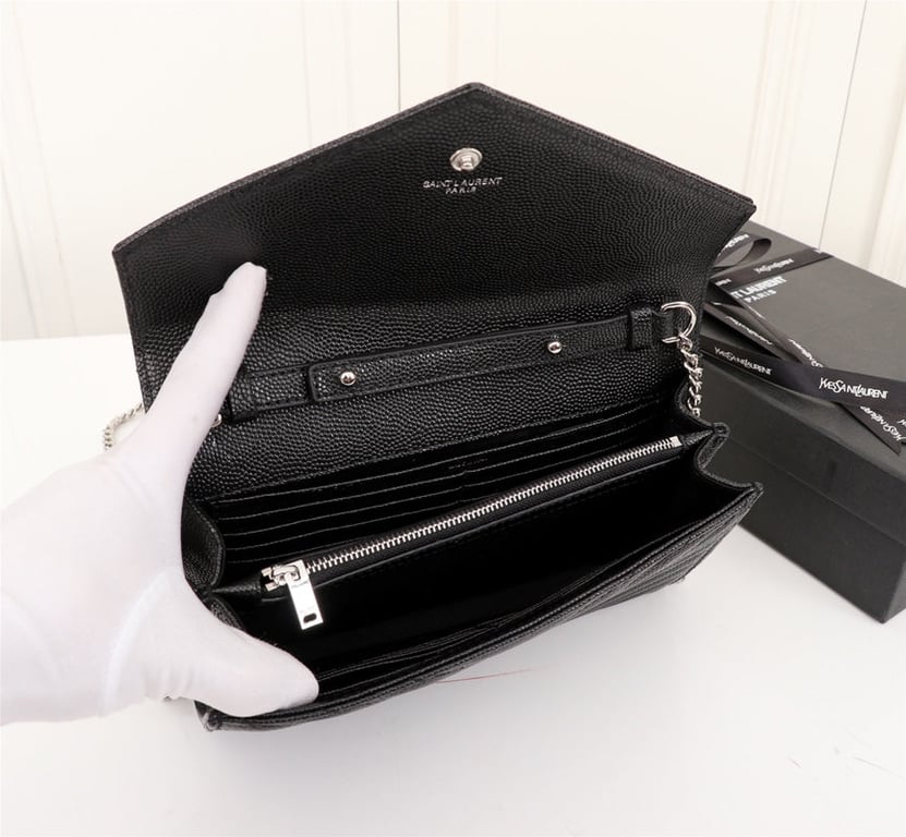 SAINT LAURENT CASSANDRE MATELASSE CHAIN WALLET IN GRAIN DE POUDRE EMBOSSED BLACK SILVER 22CM