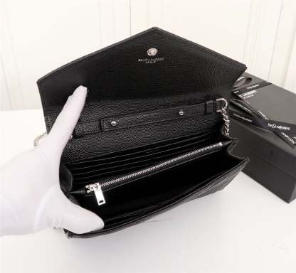 SAINT LAURENT CASSANDRE MATELASSE CHAIN WALLET IN GRAIN DE POUDRE EMBOSSED BLACK SILVER 22CM