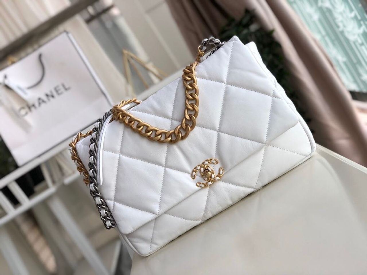 CHL 19 Maxi HandBag White For Women, Women&#8217;s Bags, Shoulder And Crossbody Bags 14in/36cm AS1162