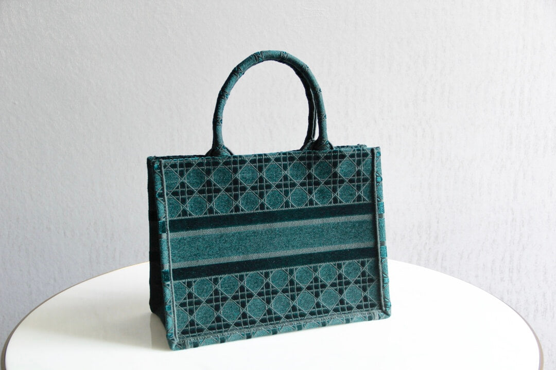 DO1286 Book Tote BIG size 41.5cm 36.5cm Embroidery LOGO red Handbag green-1