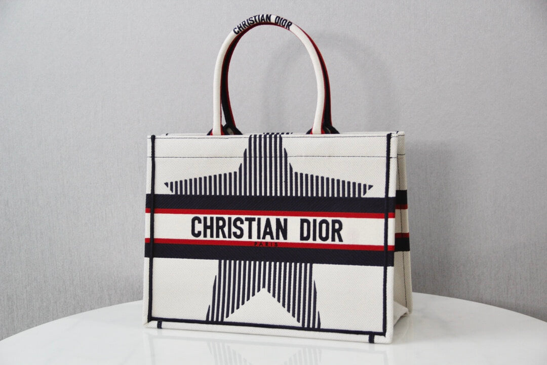 DO1286 Book Tote DIRrAlps 36.5cm 41.5cm Oblique Embroidery white red-3