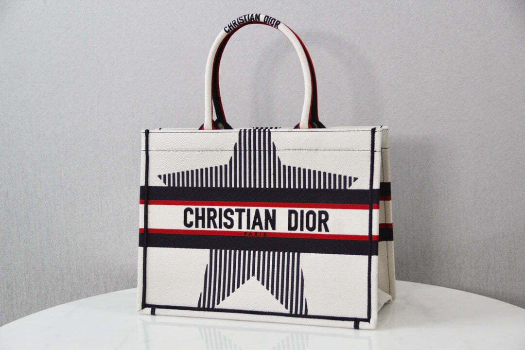 DO1286 Book Tote DIRrAlps 36.5cm 41.5cm Oblique Embroidery white red-3