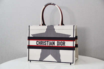 DO1286 Book Tote DIRrAlps 36.5cm 41.5cm Oblique Embroidery white red-3