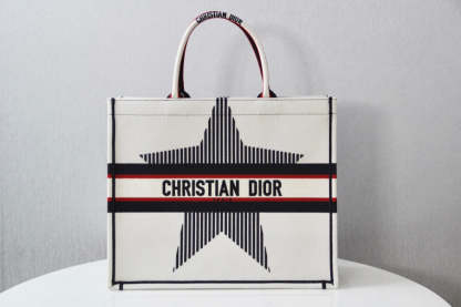 DO1286 Book Tote DIRrAlps 36.5cm 41.5cm Oblique Embroidery white red-3