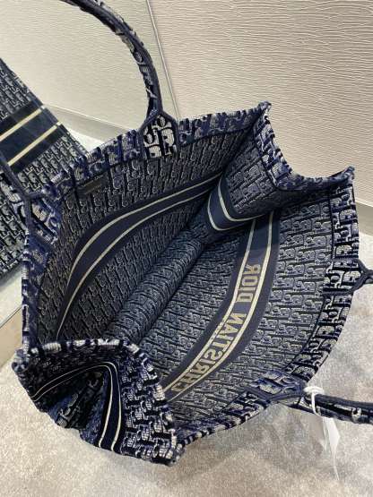 DI Medium Book Tote Dark Blue For Women 14in/36cm CD M1296ZRIW_M928