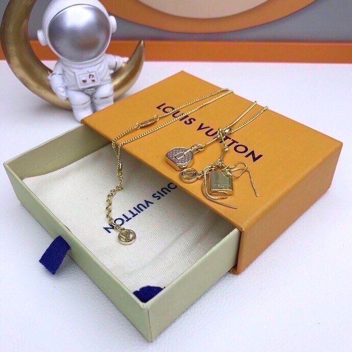 LV GOLD NECKLACE