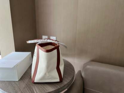 CE LARGE SQUARE IN TEXTILE WITH PRINT AND CALFSKIN BROWN 48CM