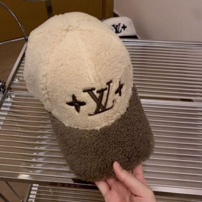 LV SHEEPSKIN BASEBALL CAP HAT BEIGE AND BROWN