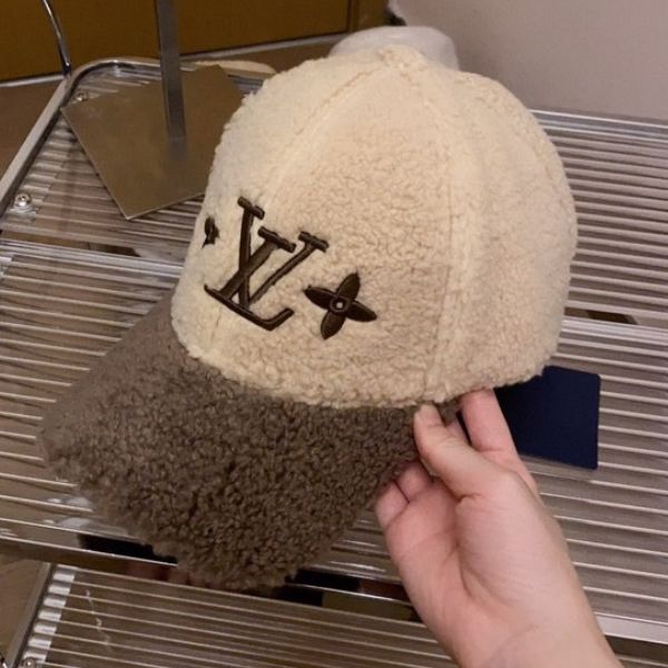 LV SHEEPSKIN BASEBALL CAP HAT BEIGE AND BROWN