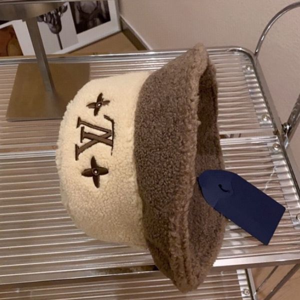 LV SHEEPSKIN BUCKET HAT BEIGE AND BROWN