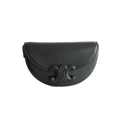 CE BESACE CUIR TRIOMPHE IN SMOOTH CALFSKIN BLACK