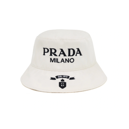 PD EMBROIDERED LOGO BUCKET HAT IN WHITE