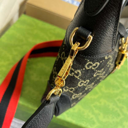 GC SHOULDER BAG BIG SIZE BLACK 678843