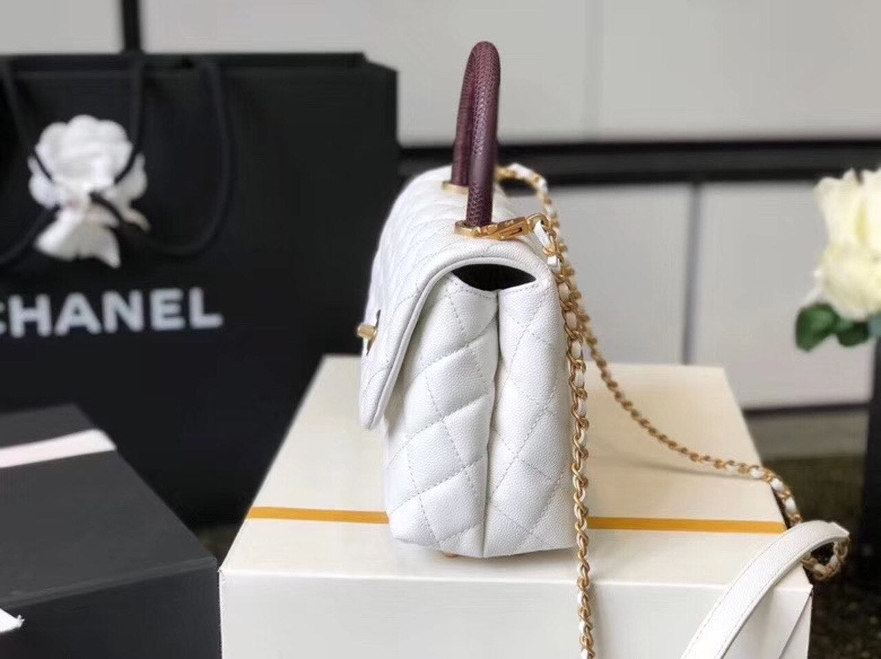 Chanel Coco Handle Quilted Lizard Handle Bag 24cm Caviar Leather Gold Hardware Spring/Summer Act 1 Collection, White