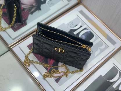 dir CARO ZIPPED POUCH WITH CHAIN BLACK S5106UWHC_M900