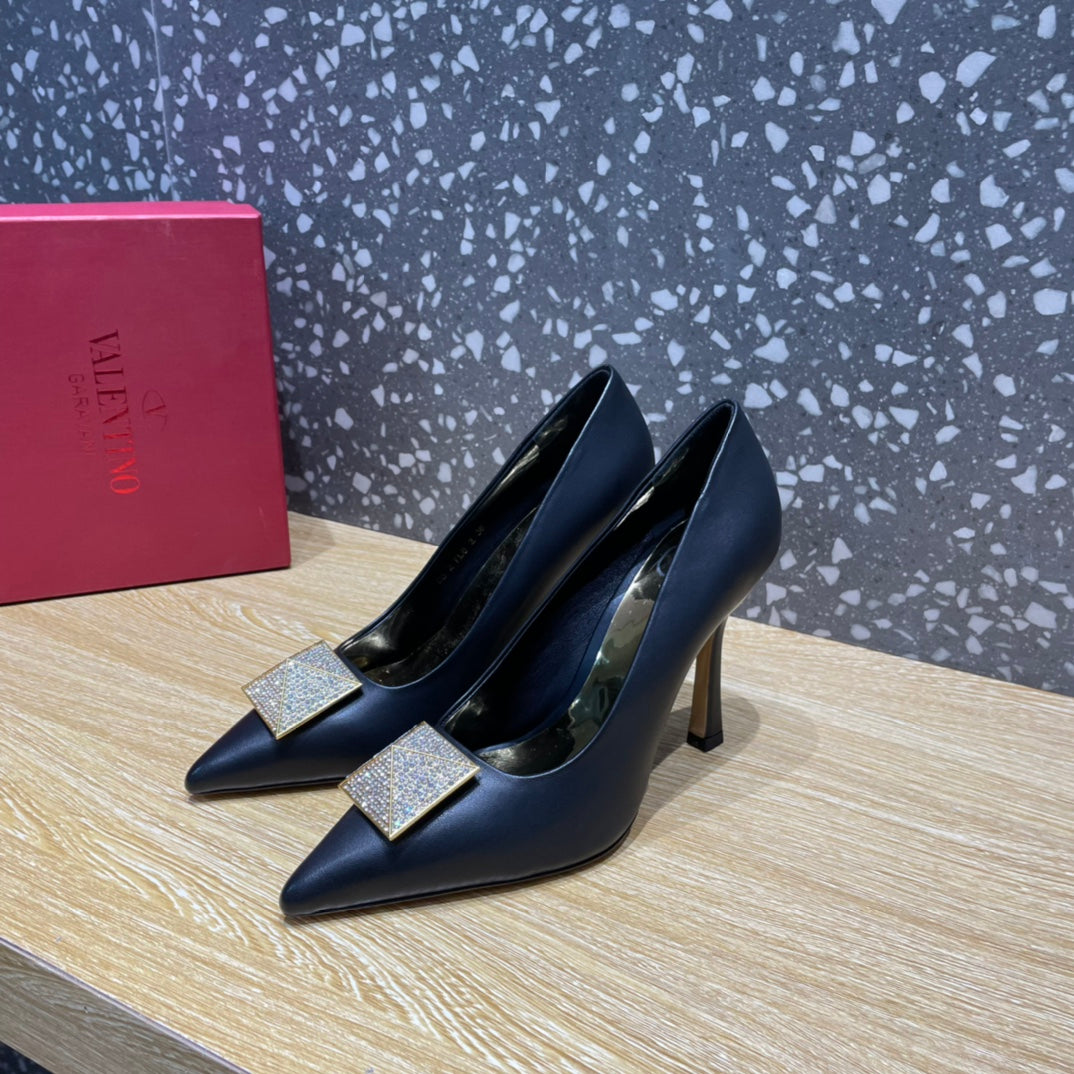 Valentino Garavani One Stud Pump With Maxi Stud Crystals Black For Women WS0FH8XIC_EDM