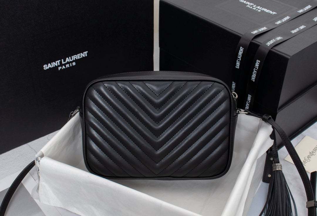 SAINT LAURENT LOU CAMERA BAG IN QUILTED BLACK SILVER LEATHER 23CM