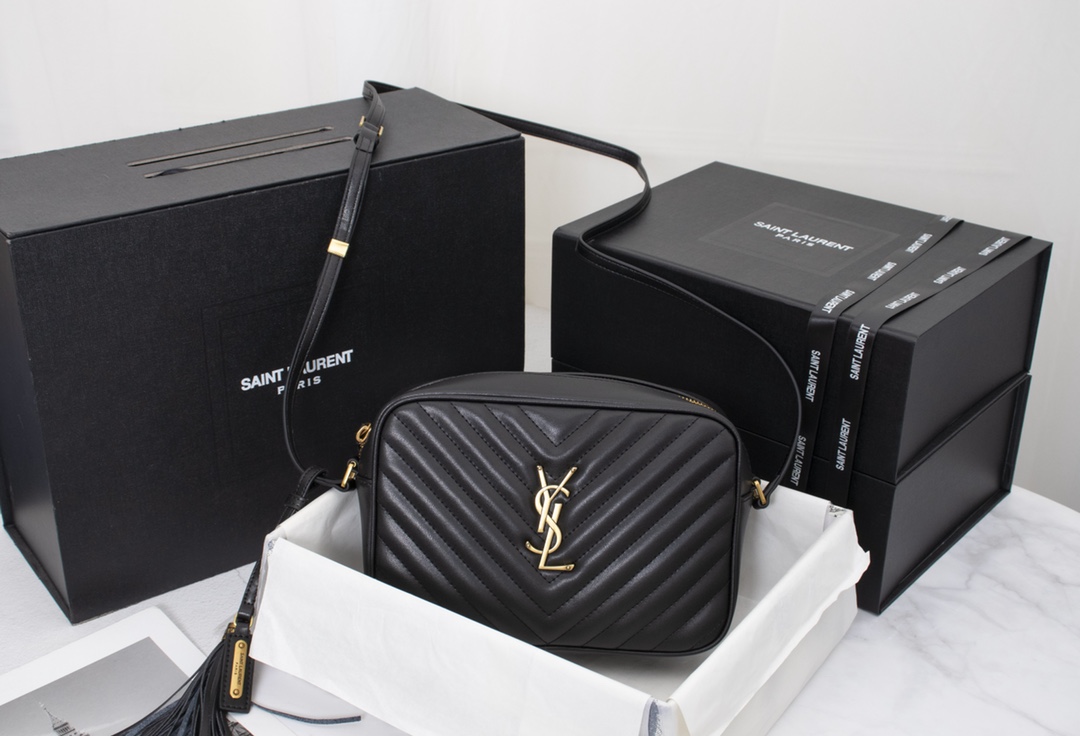 YSL LOU CAMERA BAG IN QUILTED BLACK GOLD LEATHER 23CM 612544DV7071000