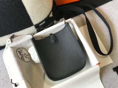 HM EVELYNE 16 AMAZONE BLACK BAG