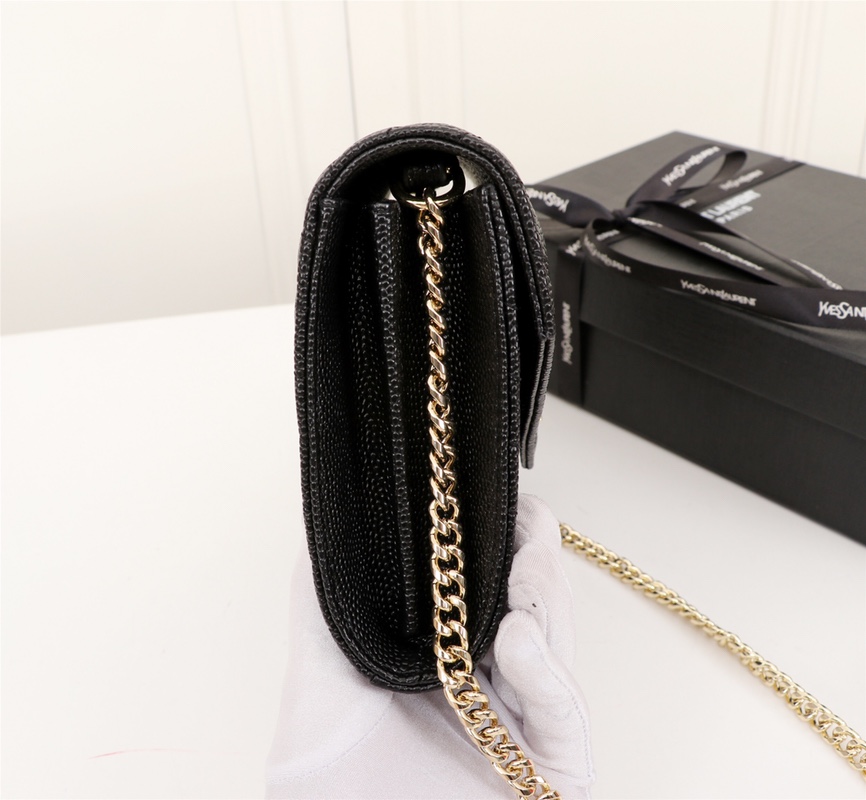 YSL CASSANDRE MATELASSÉ CHAIN WALLET IN GRAIN DE POUDRE EMBOSSED BLACK GOLD 22CM 377828BOW011000