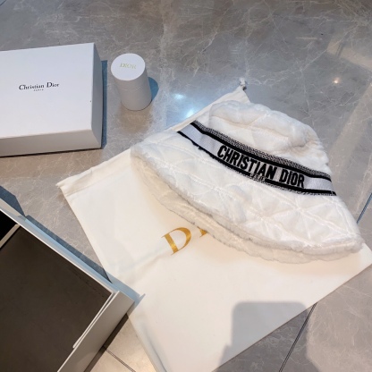 DOR D-BOBBY CANNAGE SMALL BRIM BUCKET HAT WHITE